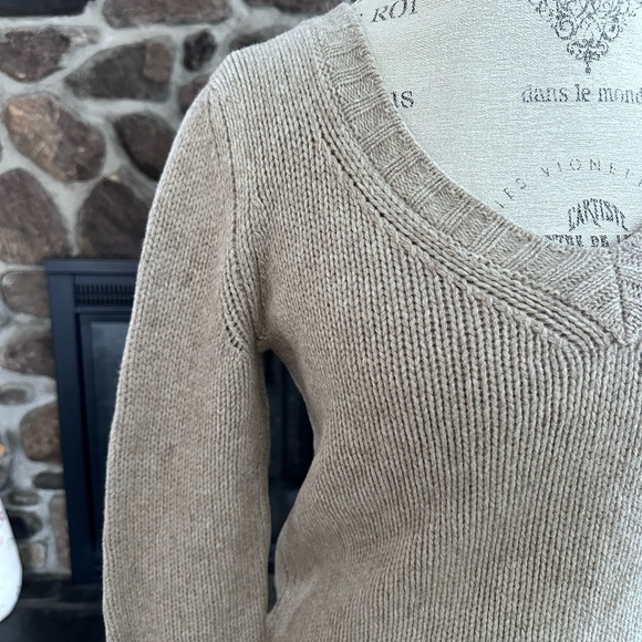 ’S MaxMara V-Neck Knit Sweater - Size Medium - Picture 7 of 9